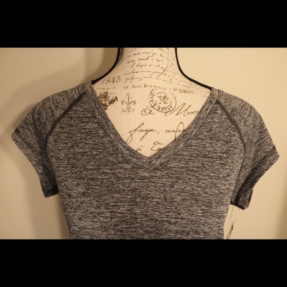 New with tags ideology workout running v neck top - Picture 6 of 6